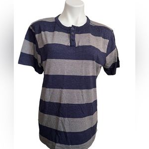 Young mens tee size large